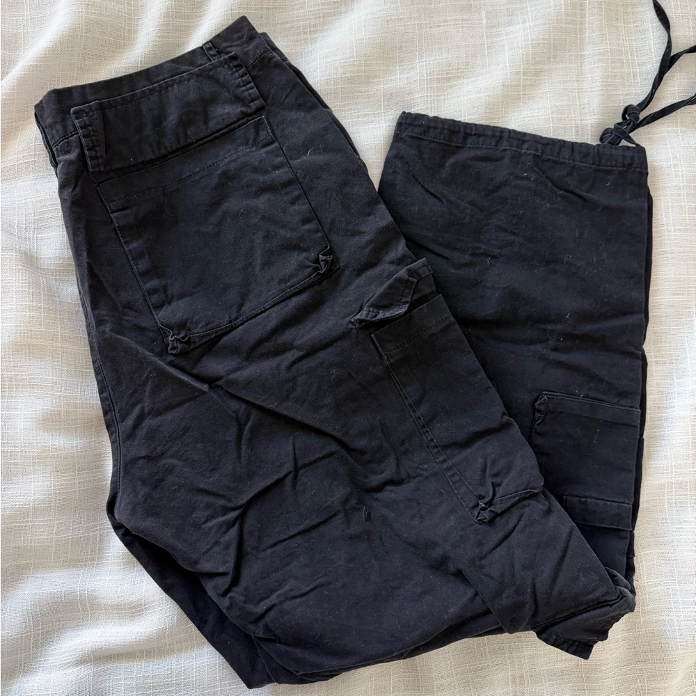 Women’s Black Cargo Pants - Versatile Everyday Style